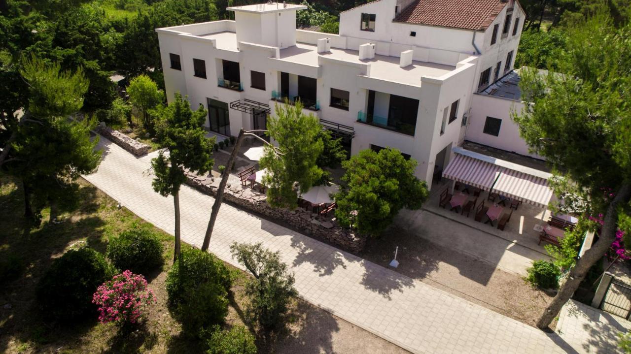 Zia Apartments Bar Exterior photo